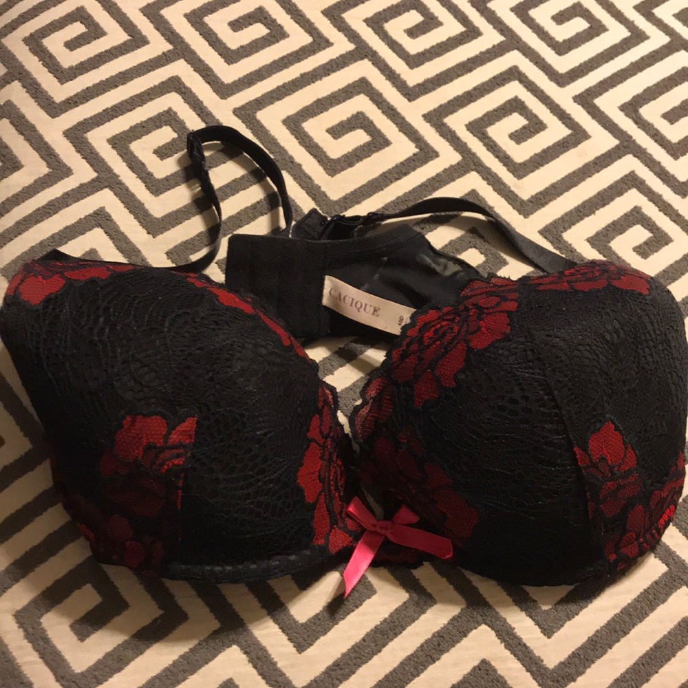 40D black and red lace bra